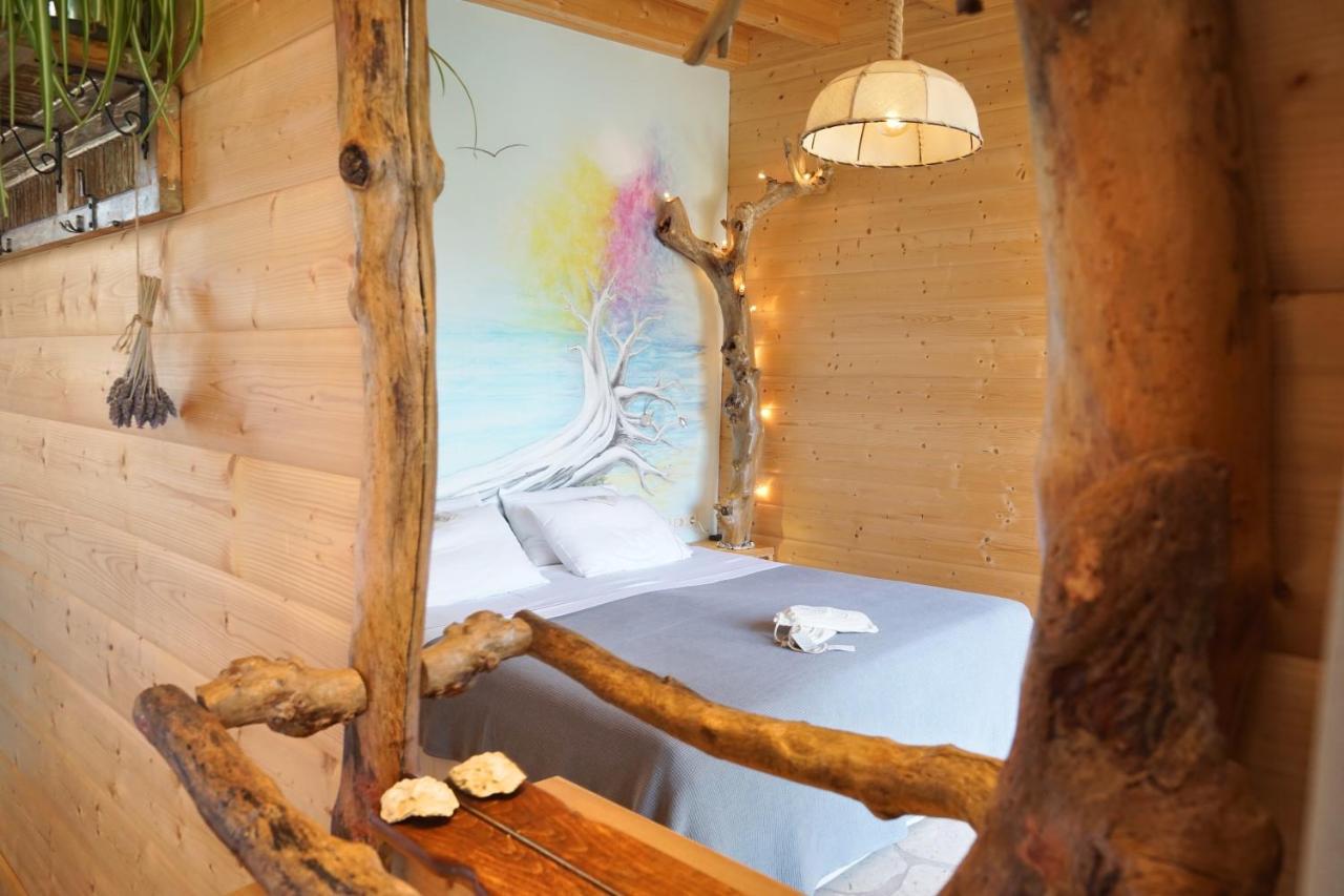 Driftwood Villa Karavádhos Exteriör bild